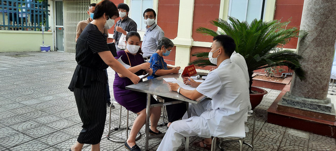 Vắc xin Covid-19 made in Việt Nam: Ít tác dụng phụ hơn AstraZeneca, Pfizer, chuyên gia nói gì về tính an toàn? - Ảnh 1.