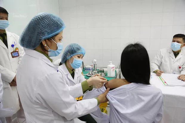 1.000 tình nguyện viên đã tiêm thử nghiệm mũi 1 vắc-xin Covid-19 Nano Covax  - Ảnh 1.