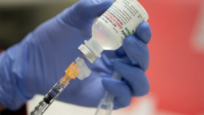 Phòng tai biến sau tiêm vắc xin Covid-19, TP HCM huy động  tổng lực hệ thống cấp cứu - Ảnh 1.