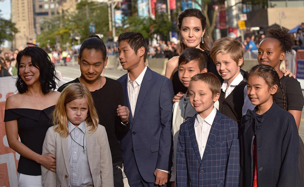 Người mẹ quốc dân Angelina Jolie: Khiến cả thế giới trầm trồ vì cách chăm 6 đứa con, cảm động nhất chuyện giúp cậu bé Việt đổi đời - Ảnh 3.
