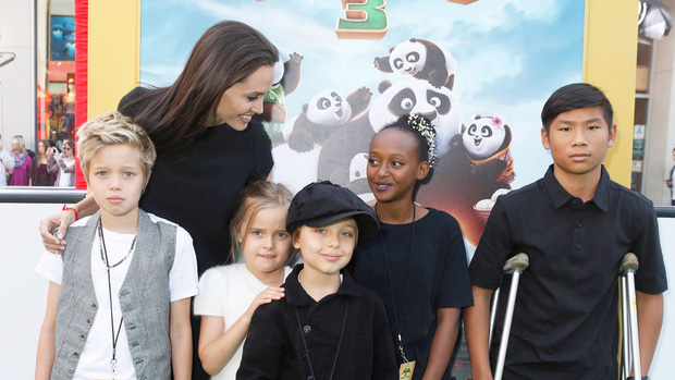 Người mẹ quốc dân Angelina Jolie: Khiến cả thế giới trầm trồ vì cách chăm 6 đứa con, cảm động nhất chuyện giúp cậu bé Việt đổi đời - Ảnh 8.