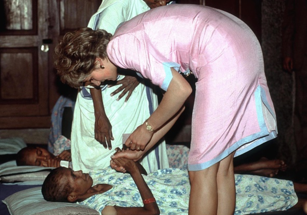 Kỷ niệm 60 năm sinh nhật Công nương Diana cùng nhìn lại một loạt khoảnh khắc ý nghĩa và di sản lớn lao bà để lại cho đời - Ảnh 9.