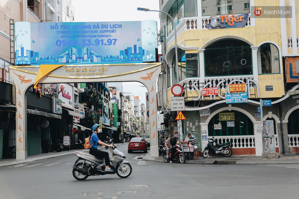 Hàng loạt mặt bằng nhà phố trung tâm Sài Gòn chi chít bảng cho thuê nhưng chẳng ai ngó ngàng - Ảnh 3.