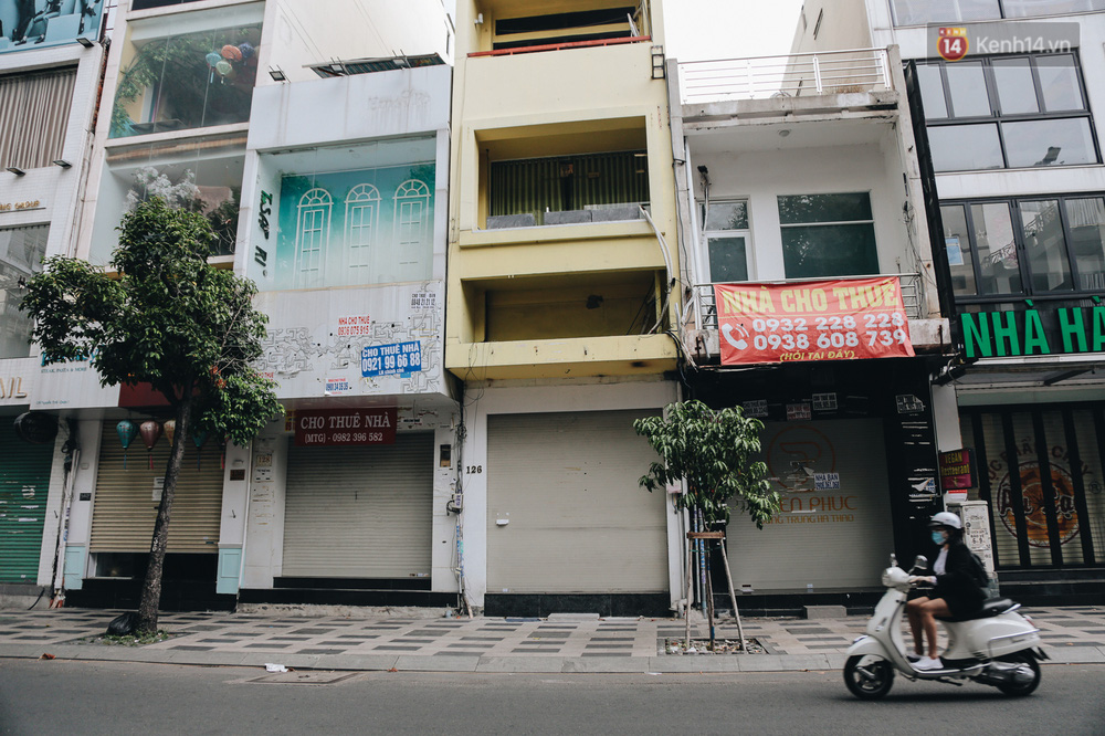 Hàng loạt mặt bằng nhà phố trung tâm Sài Gòn chi chít bảng cho thuê nhưng chẳng ai ngó ngàng - Ảnh 5.