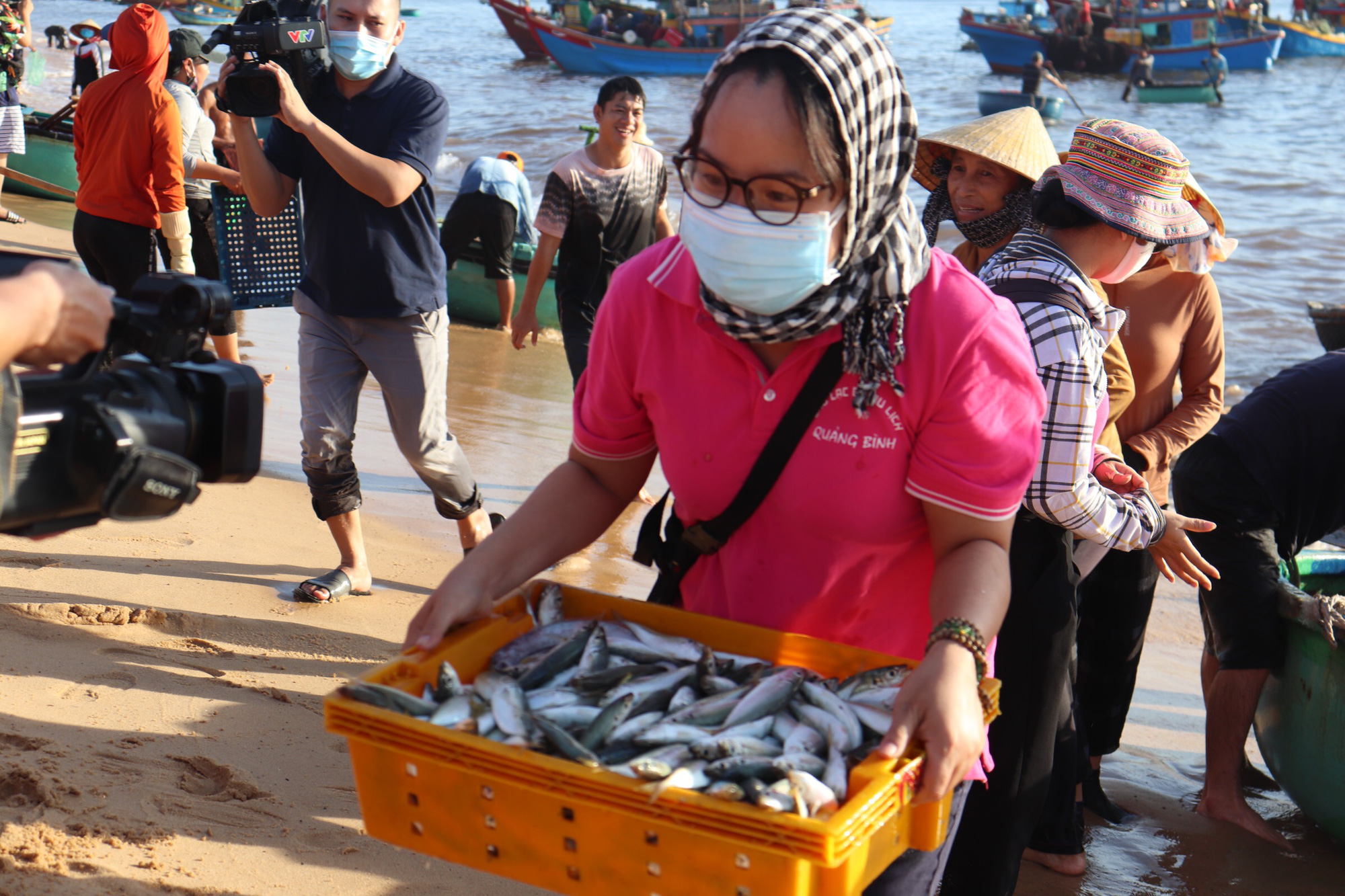 Chuyện đẹp bầu bí thương nhau - Ảnh 2.