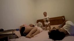 Bé trai gây sốt vì màn diễn xuất "không hề giả trân" khiến dân tình vừa xem vừa cười ngã ngửa