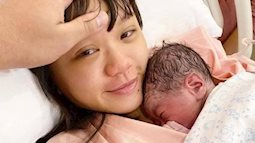 Muôn kiểu phản ứng của các ông chồng khi vợ ra khỏi phòng sinh: Người nói lời xúc động, người làm vợ cười muốn "bục vết khâu"