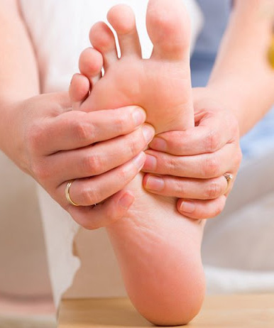 Bàn chân có 5 dấu hiệu này chứng tỏ đường huyết đang tăng cao, kiểm tra ngay sẽ giúp ngừa các biến chứng tiểu đường - Ảnh 4.