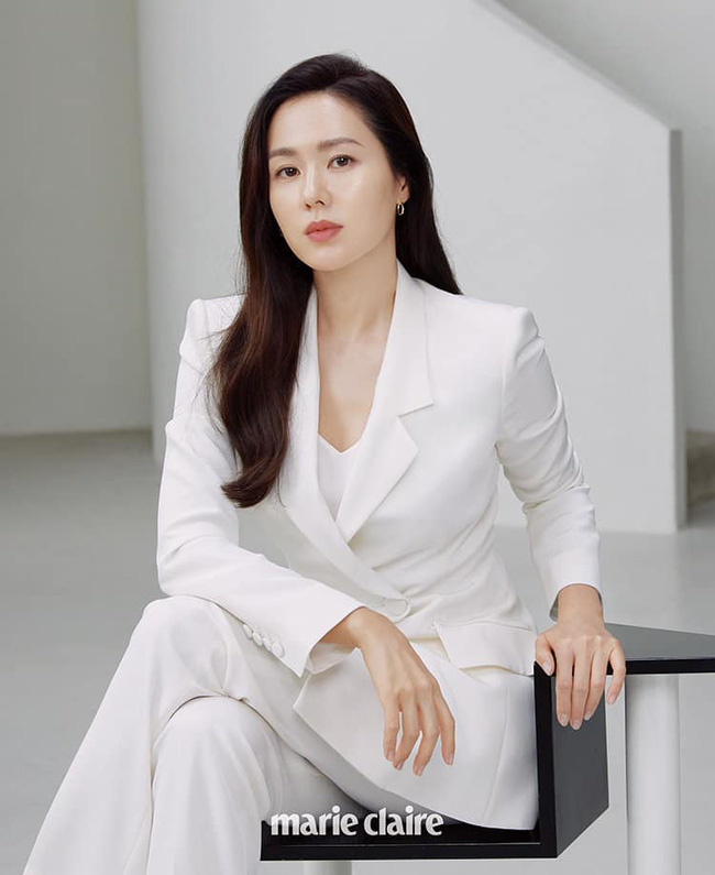 Son Ye Jin lộ gương mặt đơ và thiếu tự nhiên nhưng chỉ một khoảnh khắc này đã cứu vớt tất cả - Ảnh 4.