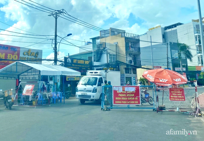 TP.HCM phát hiện 3 chuỗi lây nhiễm mới ở khu vực dân cư quận 4, quận 5 và quận 10 - Ảnh 1.