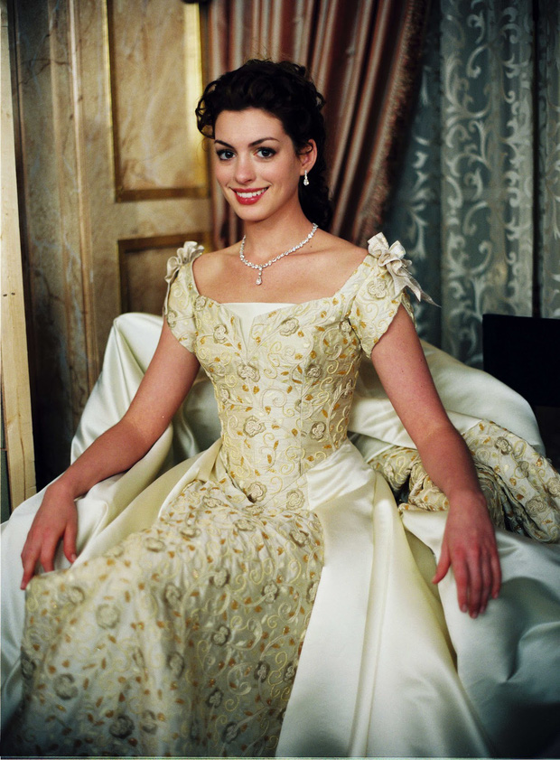 Ngất ngây ảnh nữ thần ngực khủng Anne Hathaway hóa công chúa: Nhan sắc chuẩn báu vật Hollywood, khí chất vương giả khó ai bì - Ảnh 5.