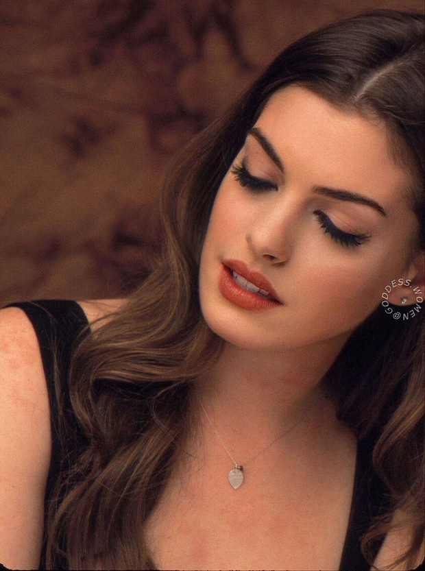 Ngất ngây ảnh nữ thần ngực khủng Anne Hathaway hóa công chúa: Nhan sắc chuẩn báu vật Hollywood, khí chất vương giả khó ai bì - Ảnh 15.