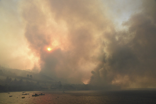Cháy rừng tiếp tục hoành hành tại Hy Lạp trong đợt nắng nóng tồi tệ nhất hơn 30 năm qua - Ảnh 5.