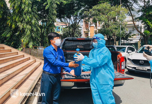 “Cha đẻ” ATM gạo cho ra đời ATM Oxy và câu chuyện bình oxy cứu sống một người cha ở Sài Gòn trong đêm - Ảnh 8.