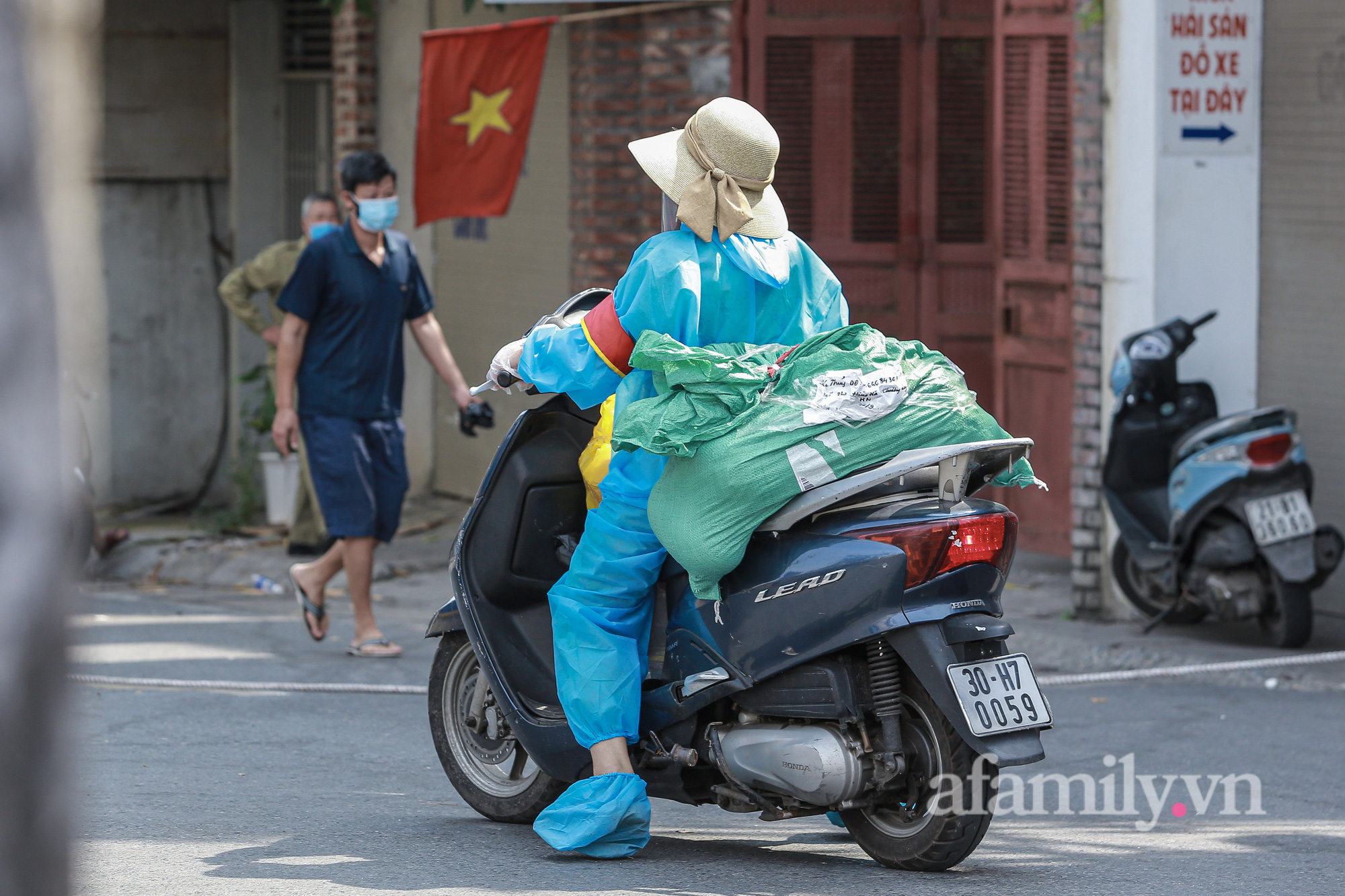 Những 