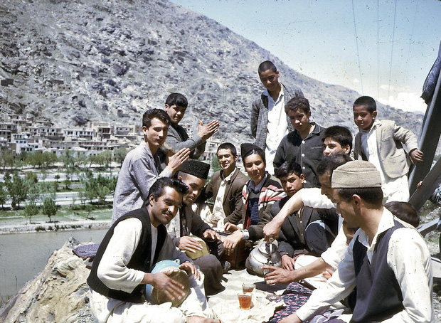 Chùm ảnh Afghanistan thập niên 60, trước thời kì Taliban: Hiền hòa, yên bình và đẹp như một giấc mơ - Ảnh 2.