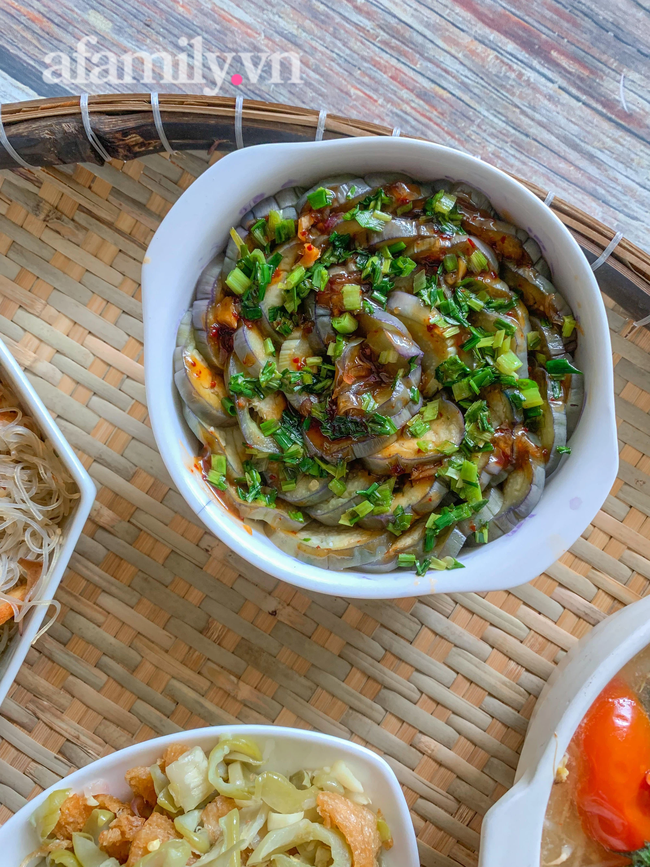 Mẹ đảm Sài Gòn chia sẻ mâm cơm chay cúng rằm tháng 7 tròn đầy mà giản dị dễ nấu - Ảnh 8.