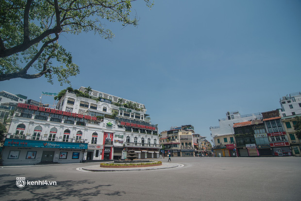 Hà Nội sau 2 đợt giãn cách toàn thành phố: Nhiều chùm ca bệnh được kiểm soát, 2 chiến dịch lớn nhằm bóc tách F0 ra khỏi cộng đồng - Ảnh 3.