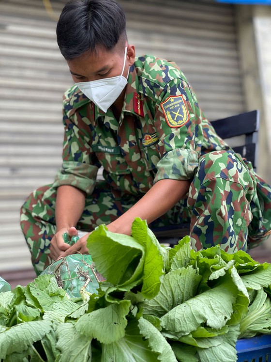 Phó tổng tham mưu trưởng QĐND Việt Nam: Lực lượng tham gia chống dịch ở TP.HCM là đội quân công tác - Ảnh 4.