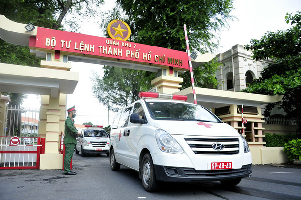 Cận cảnh đội hình xe cứu thương Bộ Quốc phòng điều động đến TP.HCM tham gia chống dịch Covid-19 - Ảnh 3.