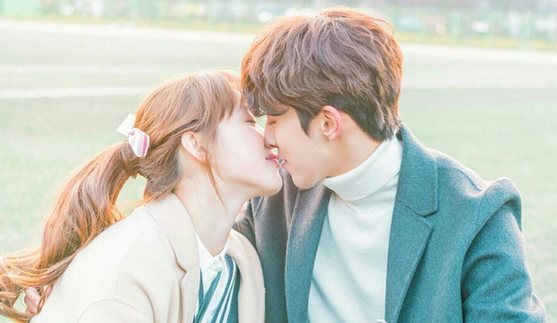 8 cặp đôi phim giả tình thật nức tiếng phim Hàn: Ngất lịm với chuyện tình cổ tích của Son Ye Jin - Hyun Bin - Ảnh 20.