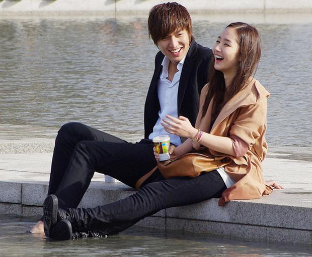 8 cặp đôi phim giả tình thật nức tiếng phim Hàn: Ngất lịm với chuyện tình cổ tích của Son Ye Jin - Hyun Bin - Ảnh 29.
