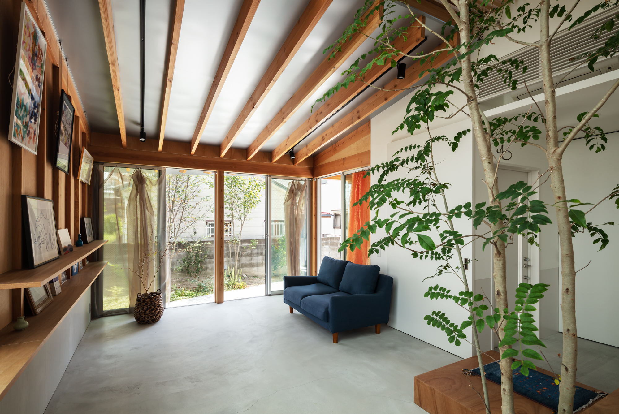 Căn nhà ở ngoại ô chan hòa với thiên nhiên nhờ thiết kế thân thiện với môi trường - Ảnh 5.
