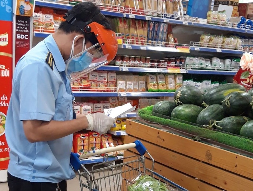 Combo đi chợ hộ được nhiều siêu thị tại TP HCM triển khai, mức giá thấp nhất là 150.000 đồng - Ảnh 2.