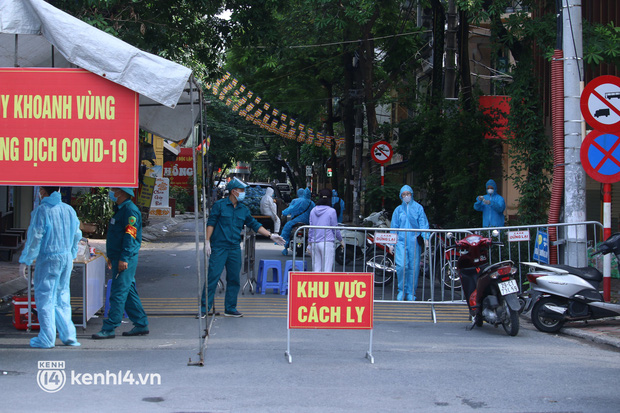 Hà Nội: Mở rộng vùng phong tỏa ở phường Giáp Bát do nhà xe khai báo không trung thực khiến phát sinh thêm F0 - Ảnh 1.