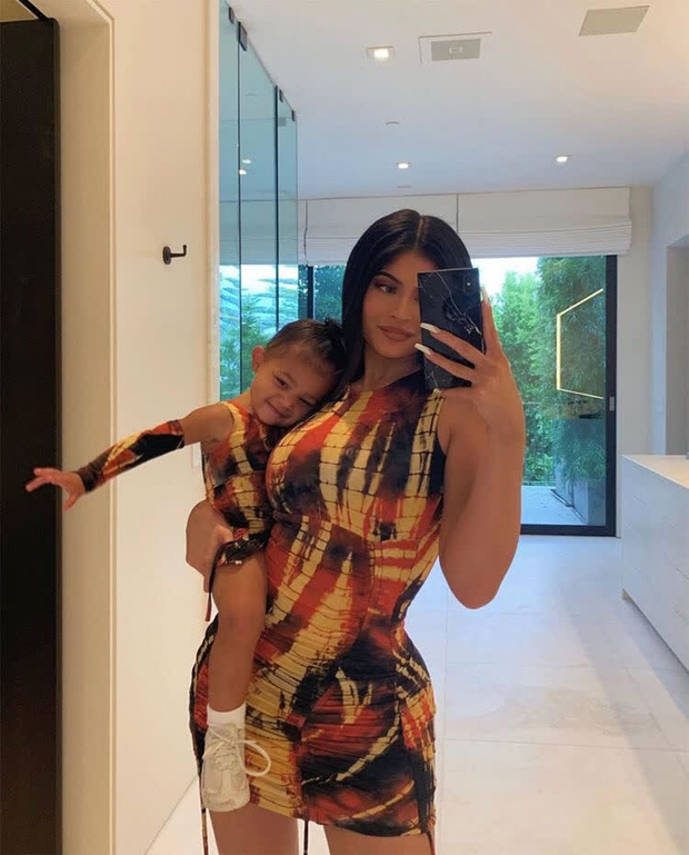 Kylie Jenner và những lần phá đảo thế giới ảo vì diện đồ đôi sang chảnh với con gái “iu” Stormi - Ảnh 13.