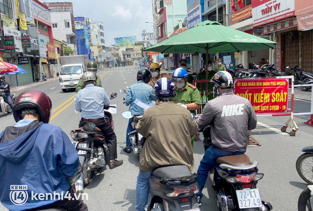 TP.HCM tiếp tục điều chỉnh quy định về đi đường, áp dụng từ ngày 29/8 - Ảnh 1.