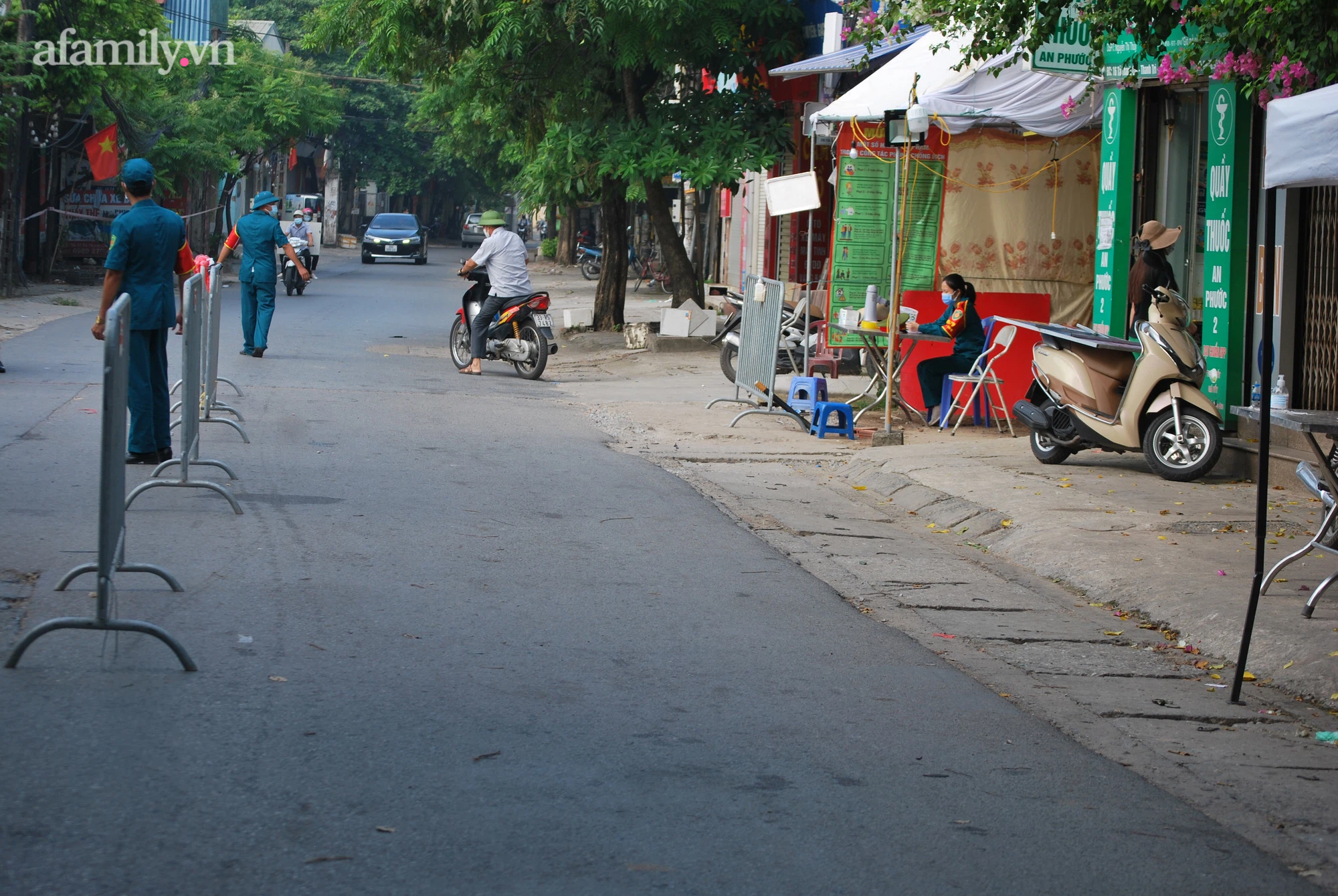 Số lượng người ra đường trên địa bàn Tả Thanh Oai đã giảm