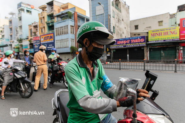 Vì sao người dân TP.HCM mong đội ngũ shipper hoạt động trở lại? - Ảnh 1.