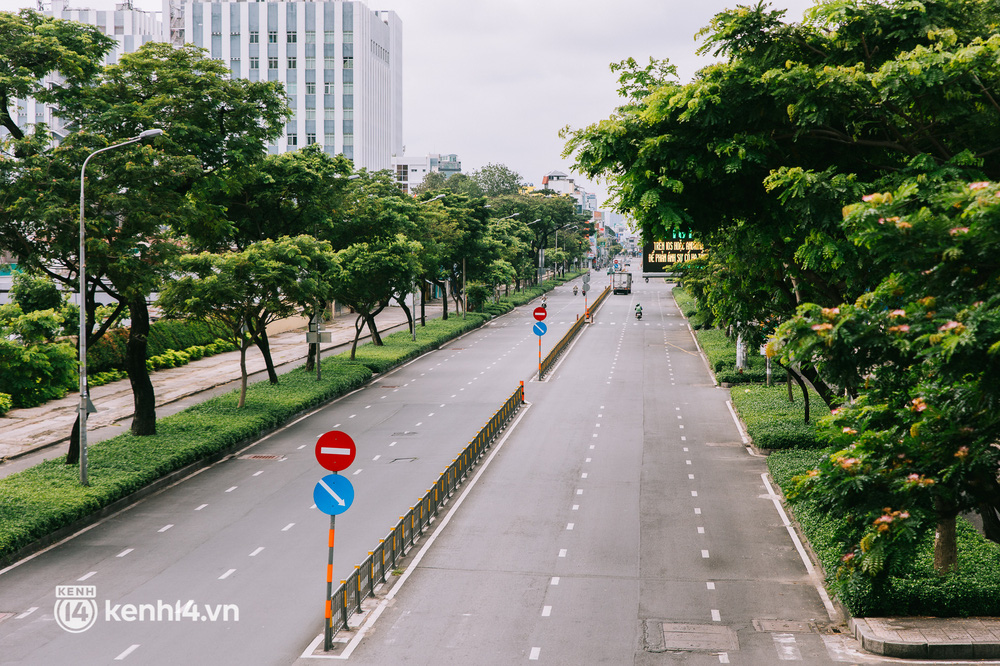 Ngày Quốc khánh đặc biệt: Cả Hà Nội, Sài Gòn và Đà Nẵng đều lặng yên, đồng lòng chiến thắng đại dịch - Ảnh 17.