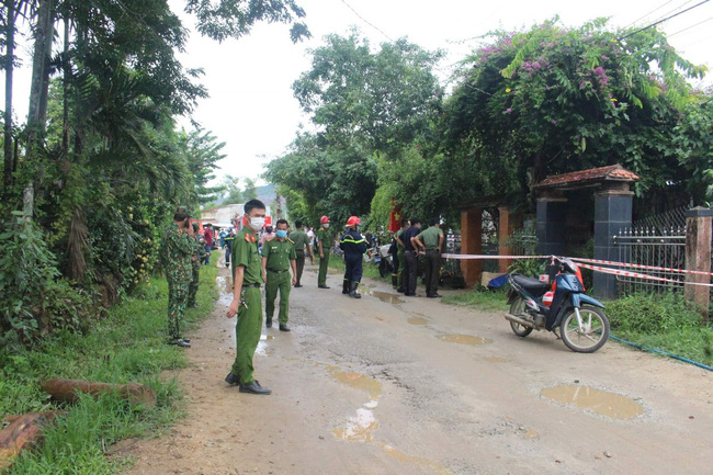 Vụ nổ sập nhà khiến 2 vợ chồng chết thảm: Người chồng có biểu hiện tâm thần, đang uống thuốc điều trị - Ảnh 2.