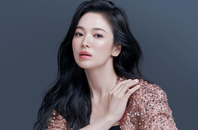 Song Hye Kyo bị chê tính cách khó chịu nên nhân duyên trong giới kém, hội chị em bạn dì ngay lập tức 