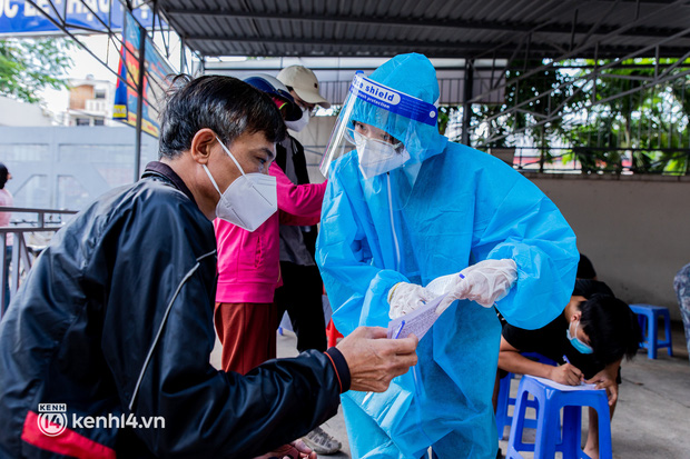 Hà Nội: Ngày 8/9, gần 600 người khai báo có triệu chứng ho, sốt, khó thở - Ảnh 1.