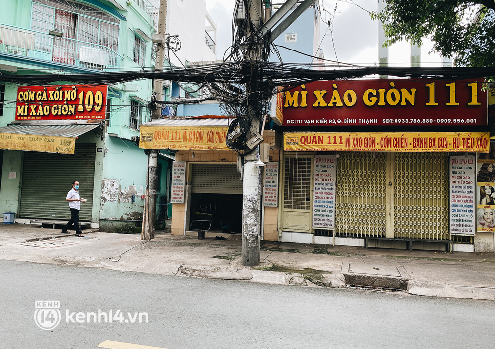 Ảnh: Nhiều quán cafe nổi tiếng, cơm tấm Sài Gòn vẫn trong tình trạng ngủ đông dù được bán mang về - Ảnh 8.