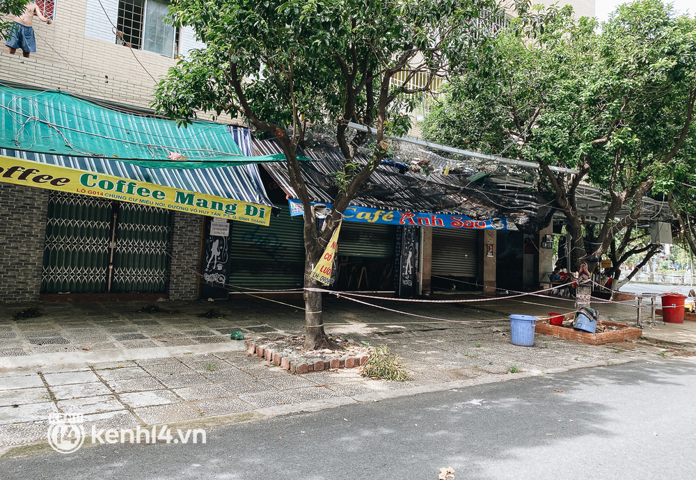 Ảnh: Nhiều quán cafe nổi tiếng, cơm tấm Sài Gòn vẫn trong tình trạng ngủ đông dù được bán mang về - Ảnh 15.