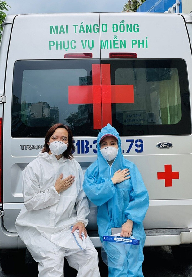 Việt Hương: Chân chồng tôi sưng quá, mưng mủ nhiễm trùng, đi không nổi nữa nên nằm một chỗ rồi - Ảnh 3.