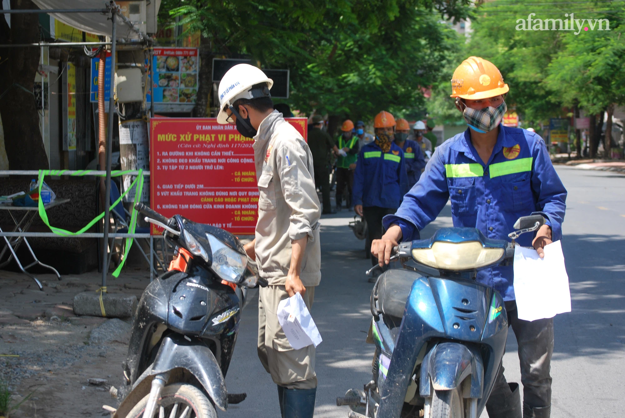 Hà Nội: Các phường, xã của 8 quận, huyện có ca cộng đồng ghi nhận từ 6/9 đến trưa 15/9 - Ảnh 1.