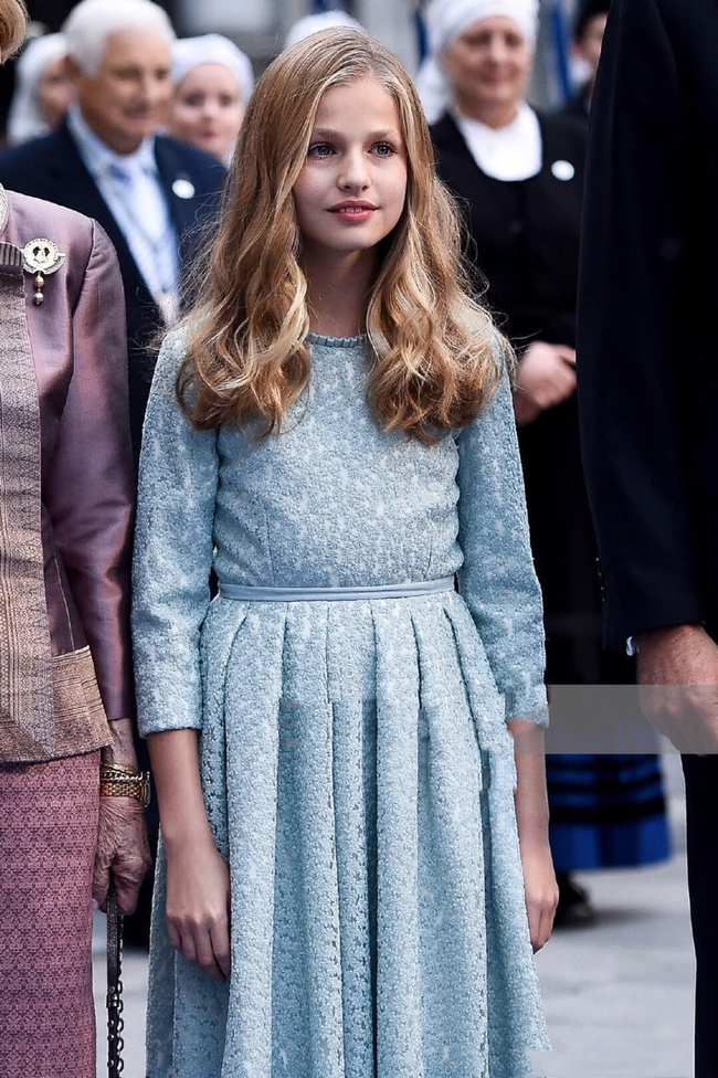 Công chúa Tây Ban Nha càng lớn càng xinh đẹp, phong cách thời trang đẳng cấp đúng chuẩn Nữ hoàng tương lai - Ảnh 3.