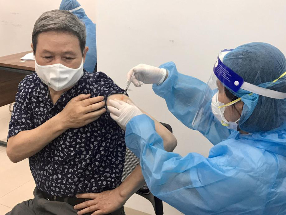 TS Việt tại Mỹ: Điểm khác lớn về phản ứng miễn dịch của người mắc COVID so với tiêm chủng, nhưng vaccine vẫn là ưu tiên số 1 - Ảnh 1.