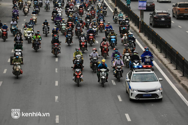 Xót xa cảnh ngã đâu là nhà, ngả đâu là giường của người dân nghèo trên hành trình từ các tỉnh phía Nam trở về quê hương - Ảnh 14.