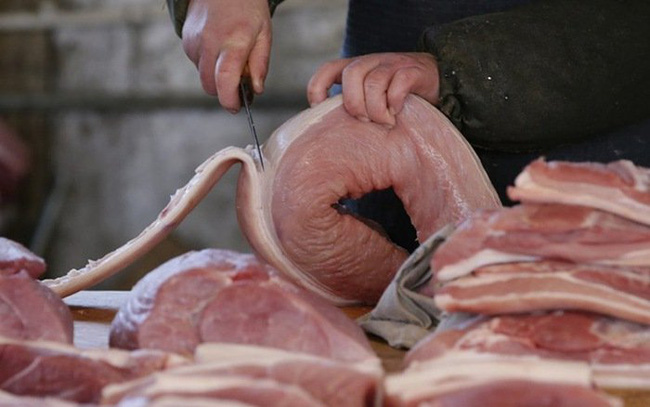 Đi chợ nhớ né thật xa miếng thịt lợn có 5 đặc điểm này, người bán còn sợ 