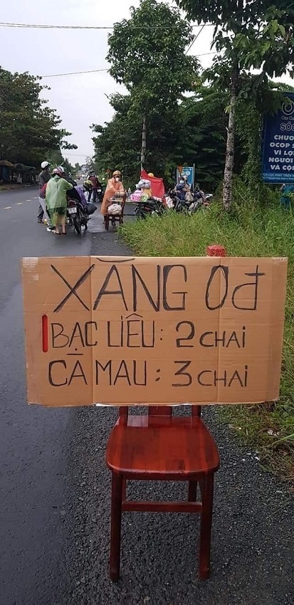 Cảm động Xăng 0 đồng: Bạc Liêu 2 chai, Cà Mau 3 chai cho người đi xe máy về quê - Ảnh 8.