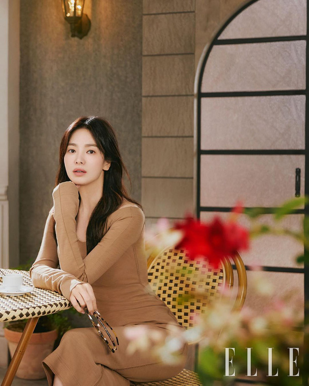 Song Hye Kyo tung bộ ảnh “bung xoã” visual: Chẳng biết có “khịa” Song Joong Ki không nhưng đẹp… quá đà lắm rồi! - Ảnh 4.