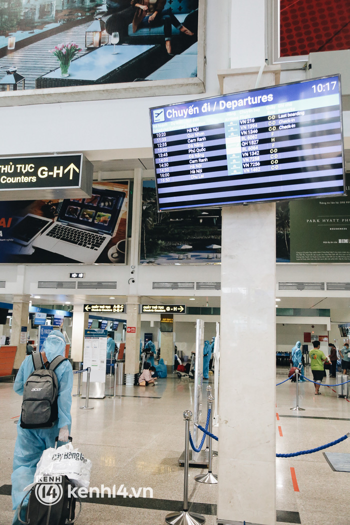 Ngày đầu sân bay Tân Sơn Nhất phục vụ khách thương mại trở lại: Suốt đêm tôi không ngủ được vì quá mong chờ về quê - Ảnh 9.