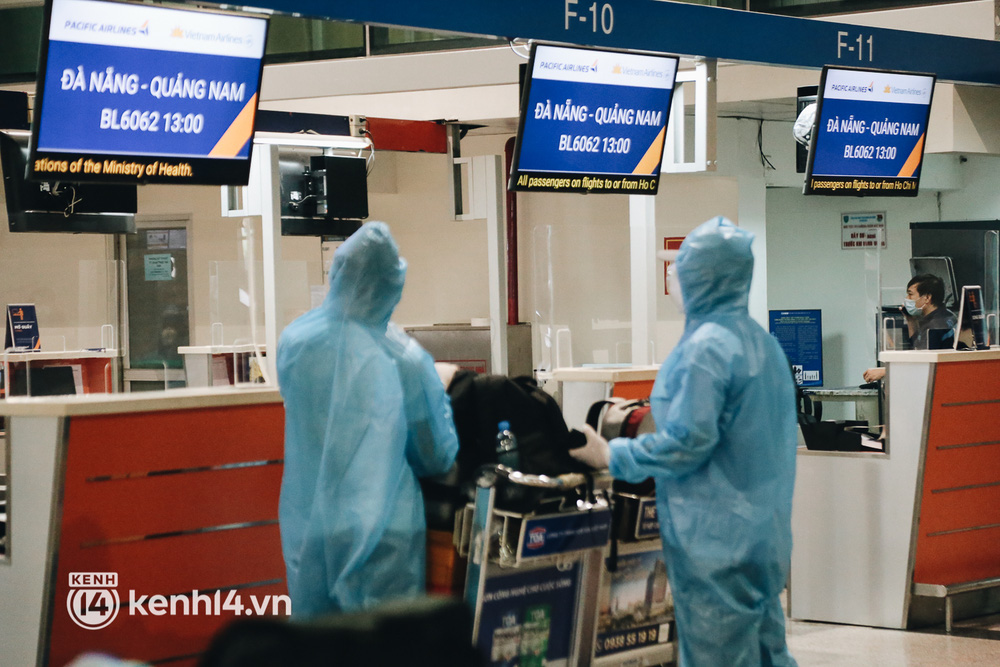 Ngày đầu sân bay Tân Sơn Nhất phục vụ khách thương mại trở lại: Suốt đêm tôi không ngủ được vì quá mong chờ về quê - Ảnh 11.