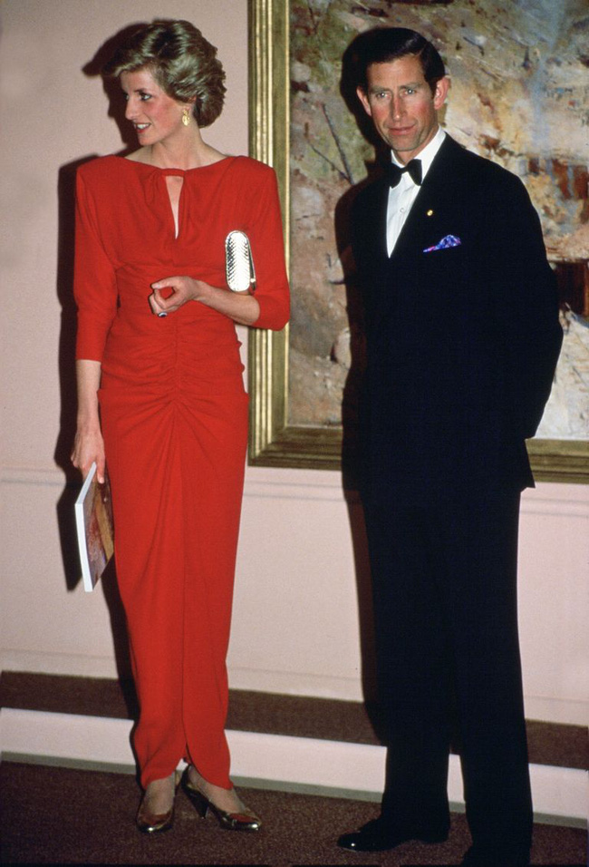 Những bộ đầm dạ hội đáng nhớ nhất lịch sử của Công nương Diana: Bộ đầm 